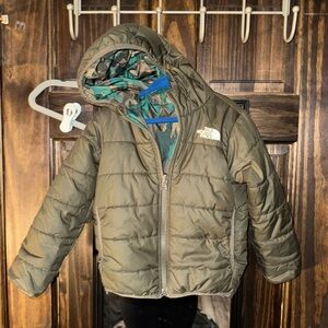 The North Face reversible Hooded Puffer Jacket (4T)